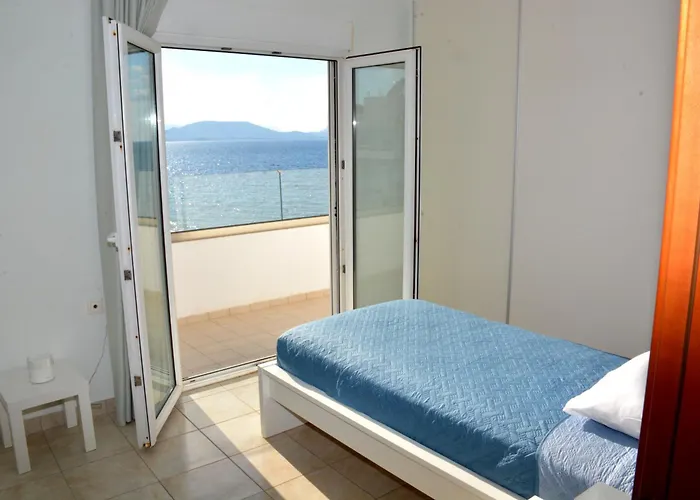 Diogenis Seaside Apartament *