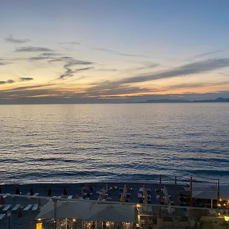 Diogenis Seaside شقة *